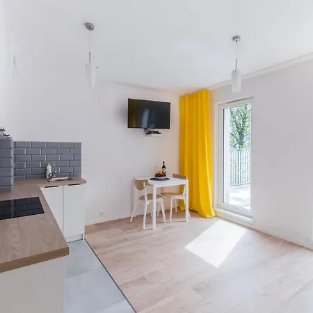 Yellow Z Tarasem Apartment